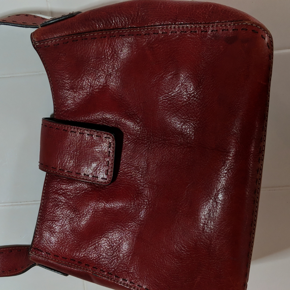 Red Fossil shoulder bag